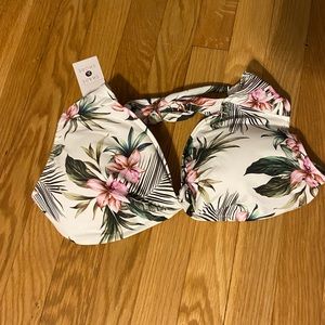 Shade and shore bikini top. Cross back